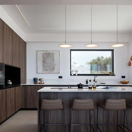 Zenora Villa Litsárdha